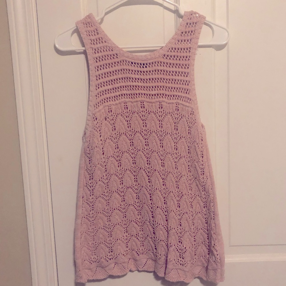 America Eagle Outfitters crochet pink top. Beautiful detailing. GUC. Size S.